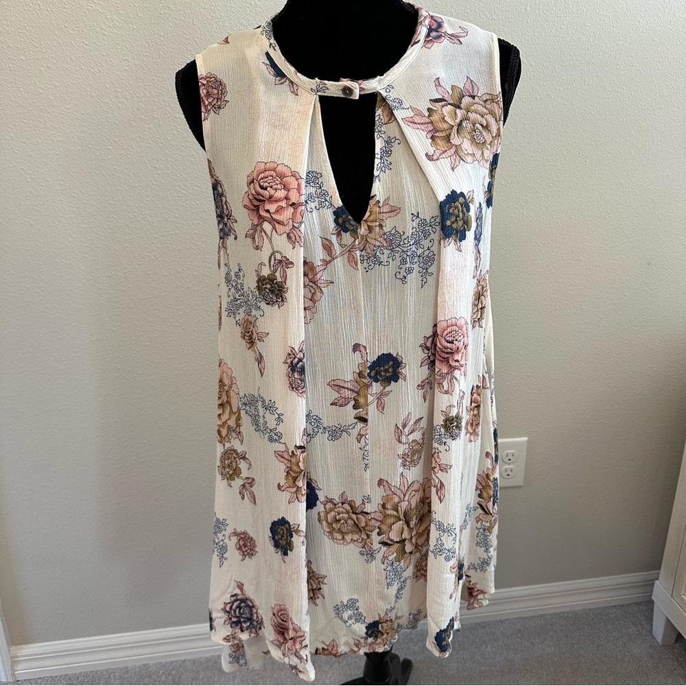 Audrey Floral Keyhole Blouse - Cream and Pink